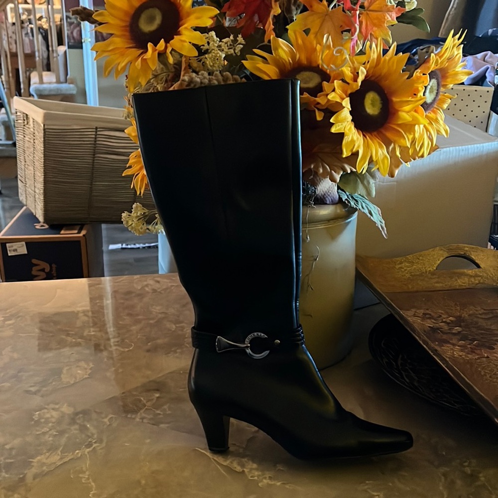 NWT Anne Klein Akgleams Black Leather Boots